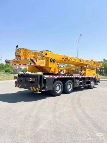 Crane - Crane 2064 - CLW Heavy Industry — China's Manufacturer of High-End Special-Purpose Vehicles